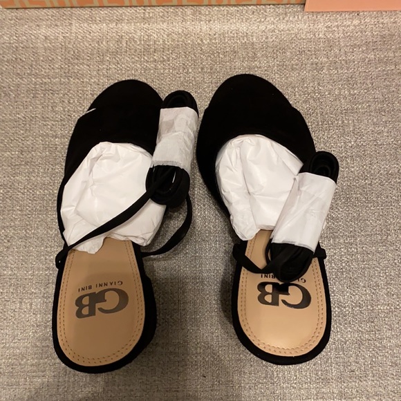 NWT GB black suede ankle tie block heel - size 7 - Picture 4 of 8